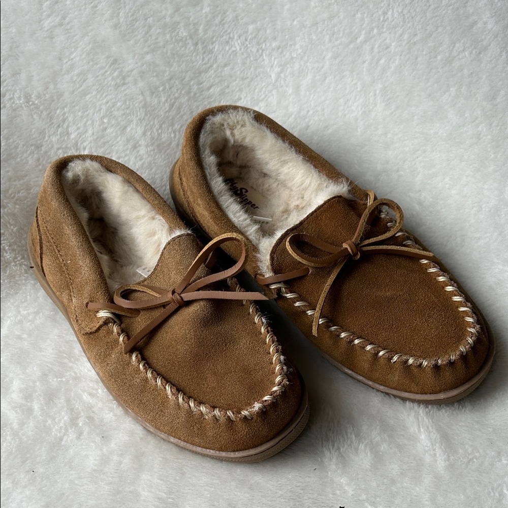 Women’s new my slippers Brown Suede Moccasins size 7